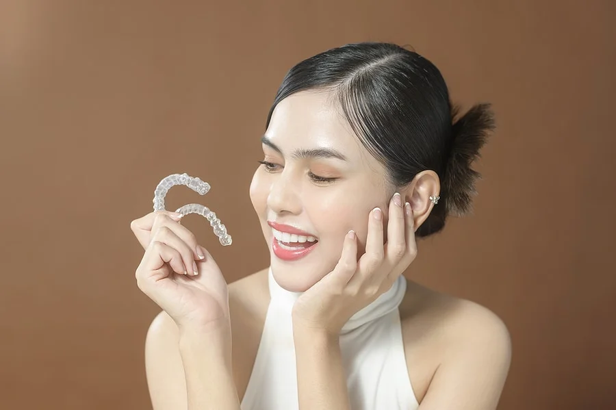 Invisalign : A Comfortable And Discreet Solution For Straightening Teeth How Does Invisalign Work